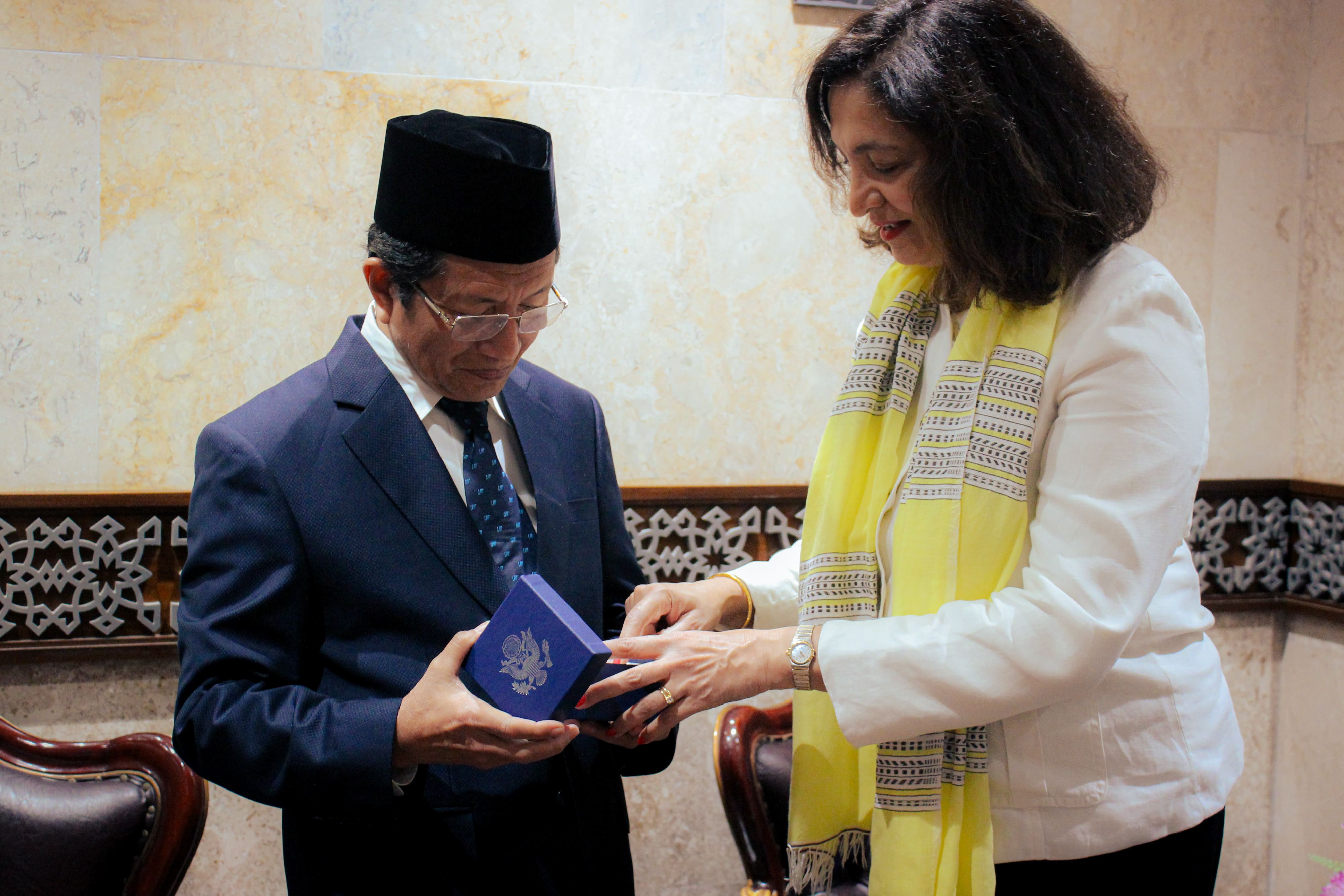 Kunjungan Uzra Zeya selaku U.S. Wakil Menteri Luar Negeri dalam Bidang Keamanan Sipil, Demokrasi, dan Hak Asasi Manusia ke Masjid Istiqlal dan The Voice of Istiqlal